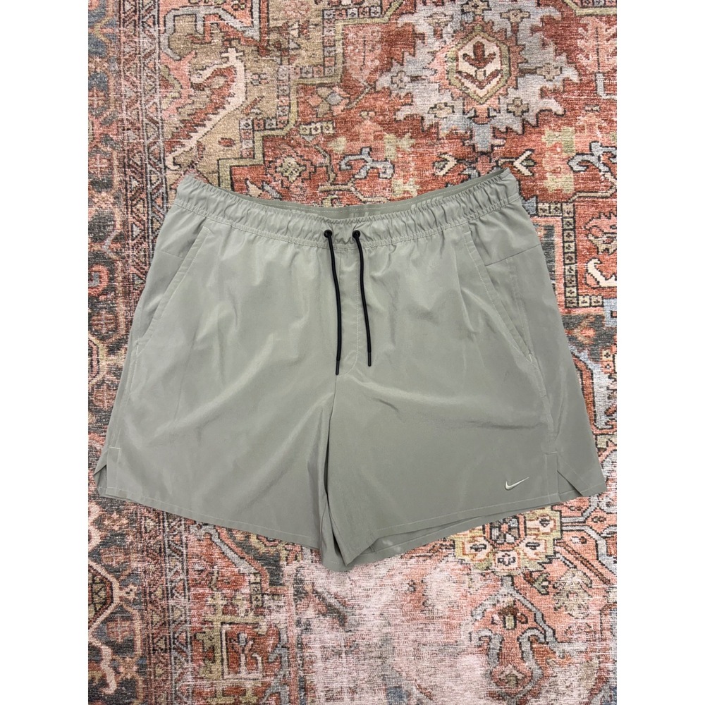 Nike Dri-FIT Mens XXL Sage Green 5 Inch Inseam Running Training Shorts Pockets